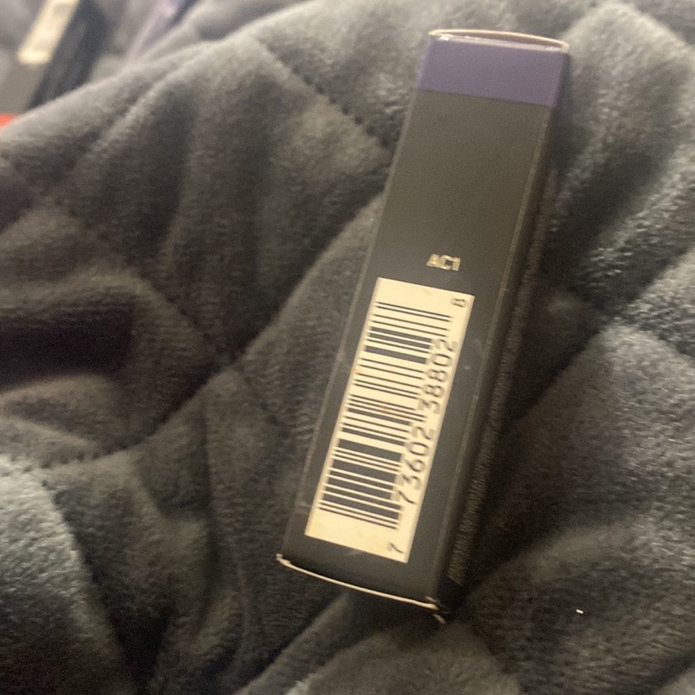 MATTE ROYAL-M•A•C Matte lipstick “ - Picture 8 of 8